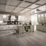 cucina classica bianca e salvia